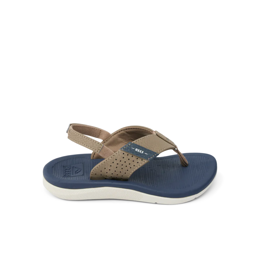 CJ6783_LITTLE_SANTA_ANA_NAVY_KHAKI_RS_shadow-900x900-c4cc11b.webp