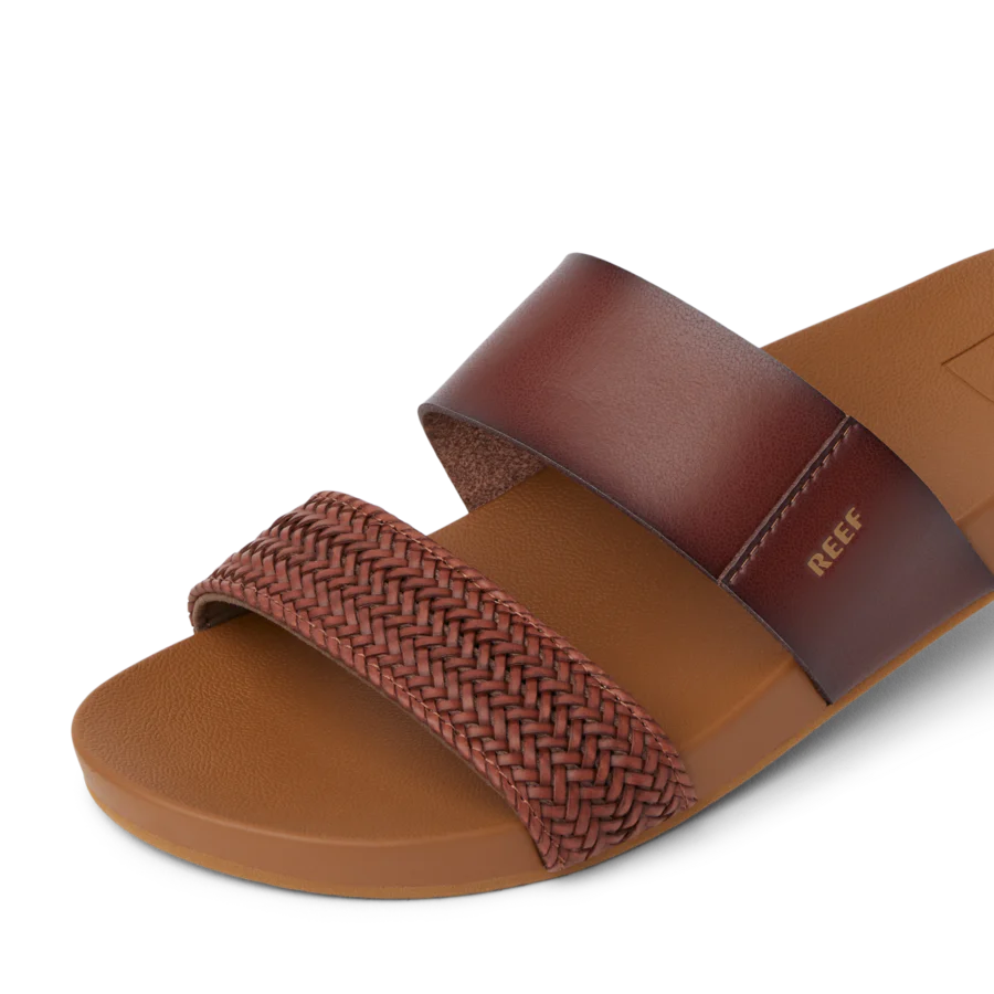 CJ8103_CUSHIONVISTA_ESPRESSOBRAID_DTL1_SHADOW-900x900-c4cc11b.webp