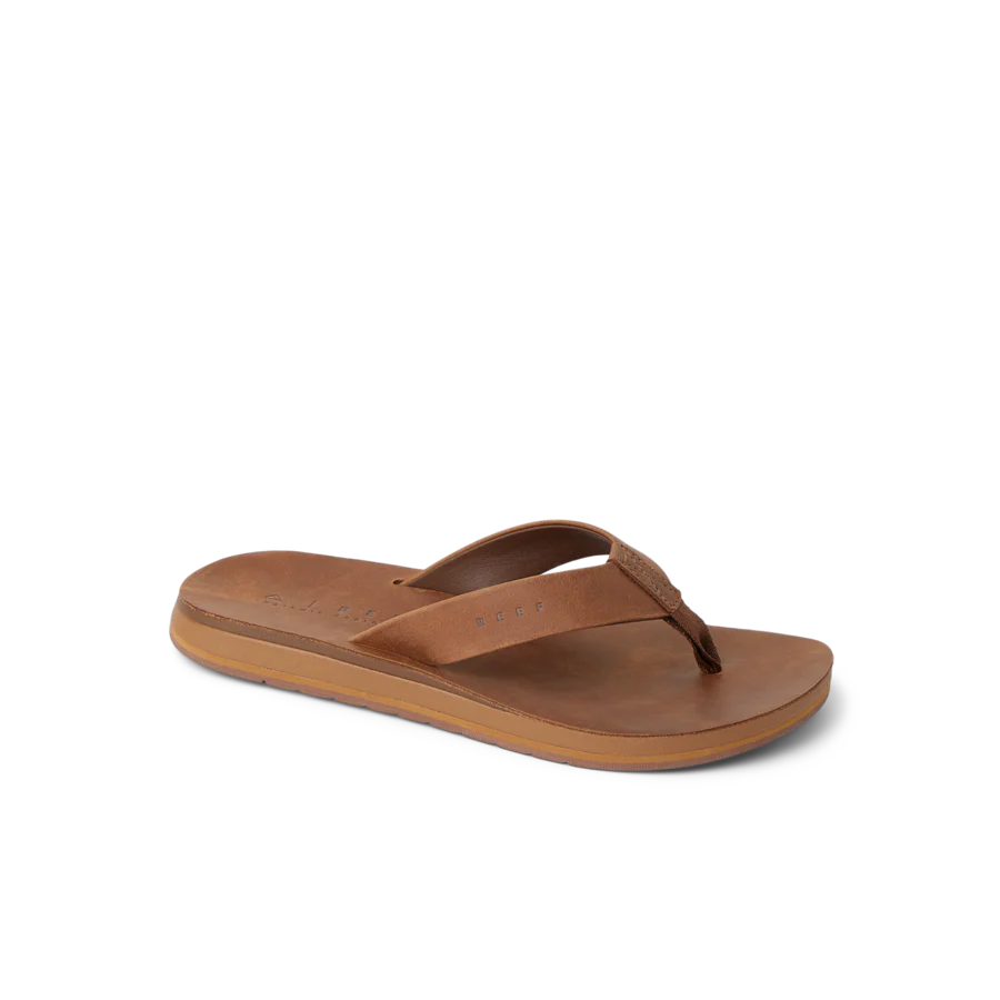 CJ8316_OJAI_CLASSIC_DARK_BROWN_MAIN_SHADOW-900x900-c4cc11b.webp