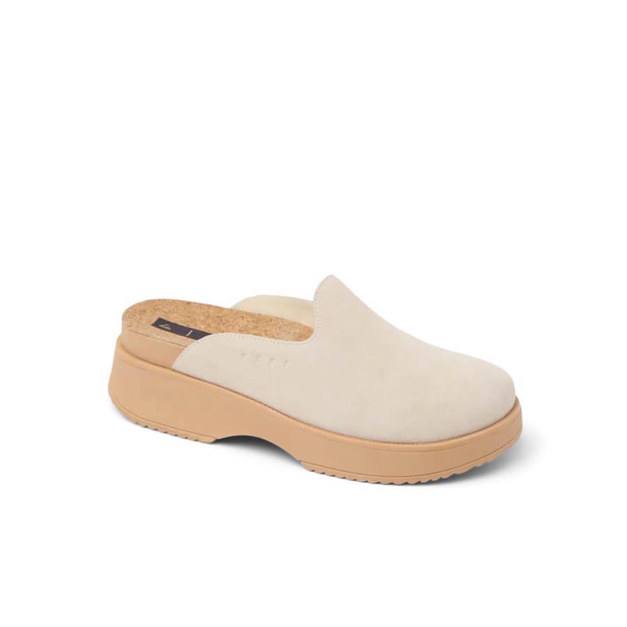 CJ8749_VISTA_SKYE_VINTAGE_SUEDE_MAIN_SHADOW-900x900-c4cc11b_1.webp