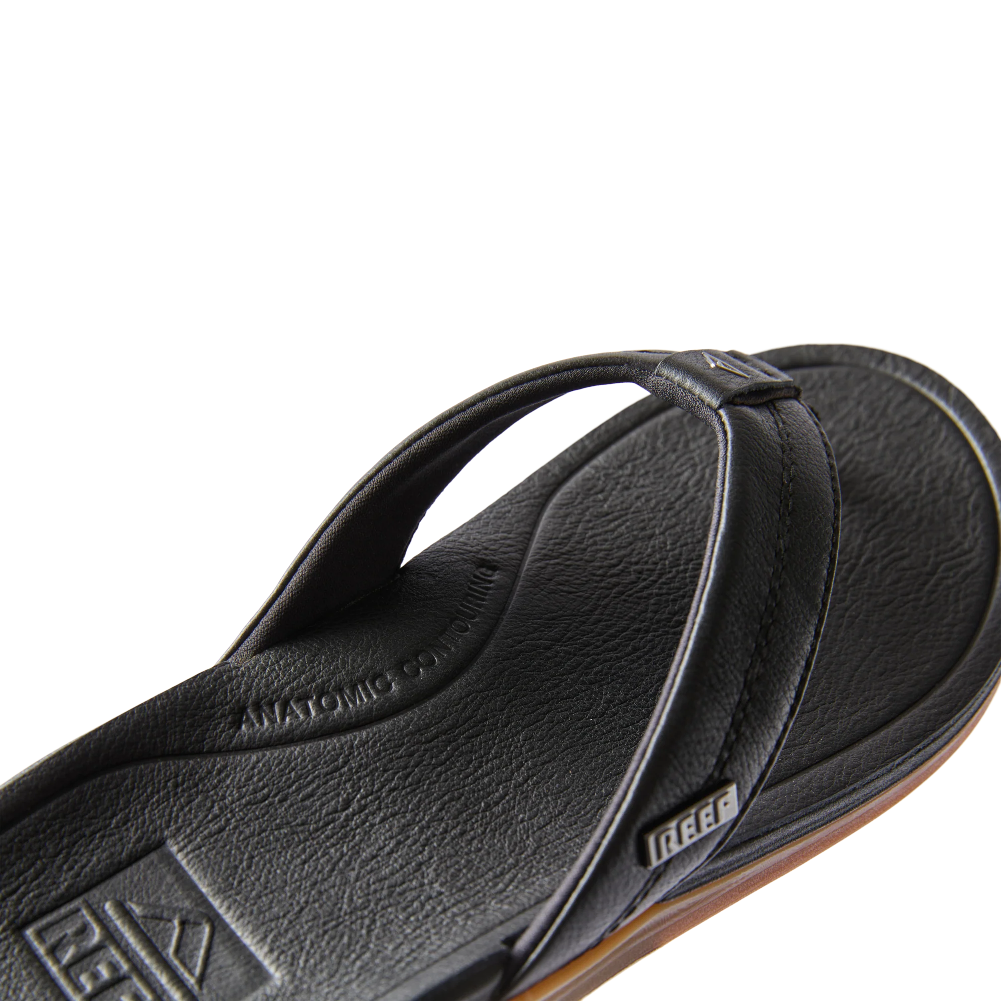 LEATHER_OFFSHORE_BLACK_CJ9056_18831_WB-2000x2000-064a3d6.webp