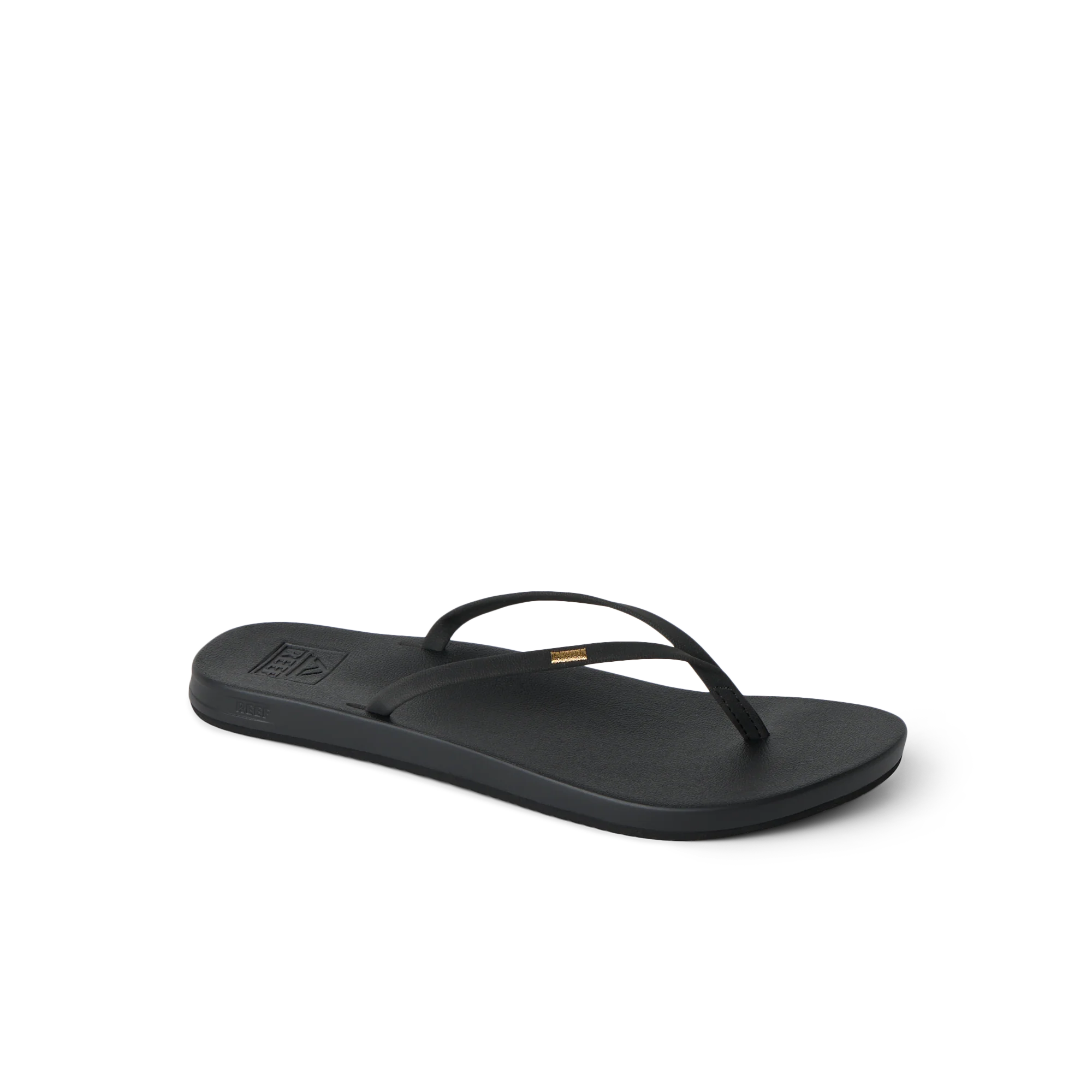 RF0A39U6BLA_CUSHION_SLIM_BLACK_MAIN_SHADOW.webp