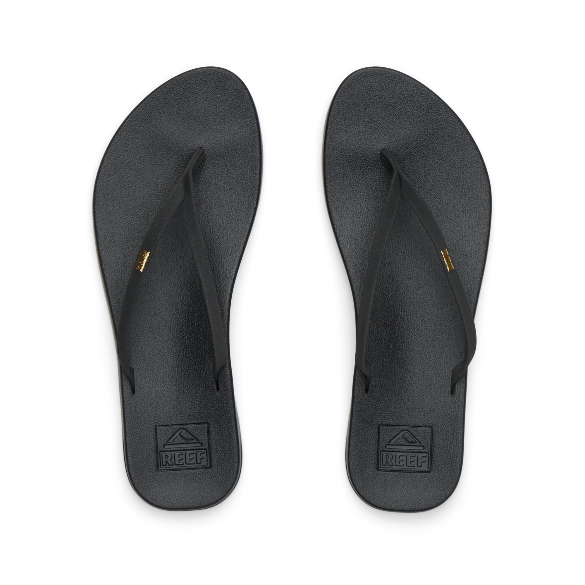 RF0A39U6BLA_CUSHION_SLIM_BLACK_T_SHADOW.webp